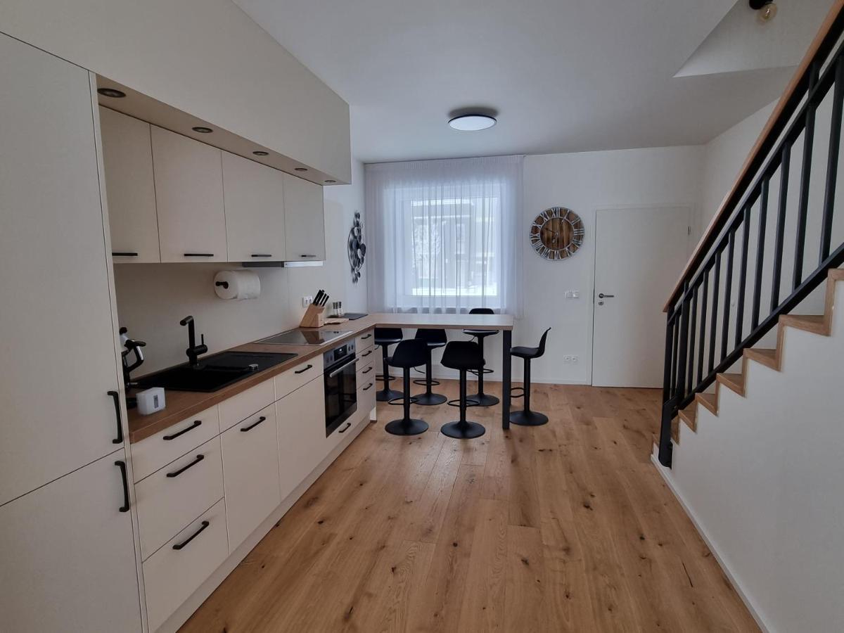 Apartment Max โลชนา โปด กลิโนฟเซม ภายนอก รูปภาพ